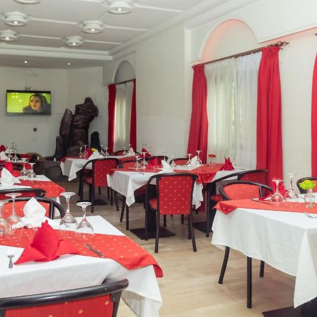 Hotel Djigui Abidjan Buitenkant foto