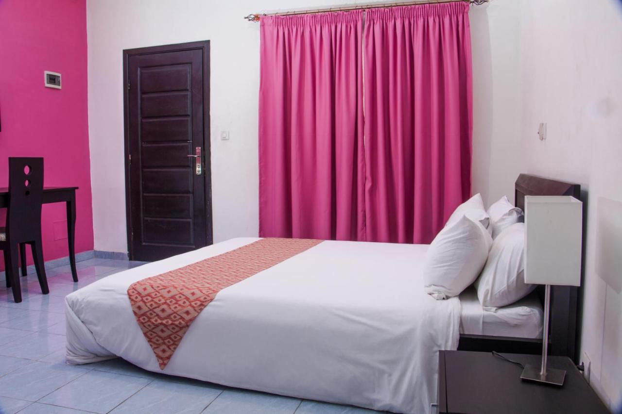 Hotel Djigui Abidjan Buitenkant foto