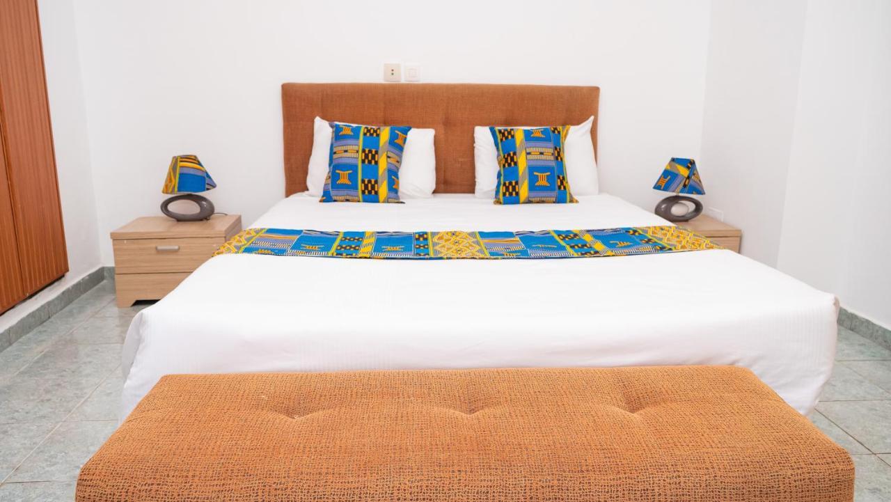 Hotel Djigui Abidjan Buitenkant foto