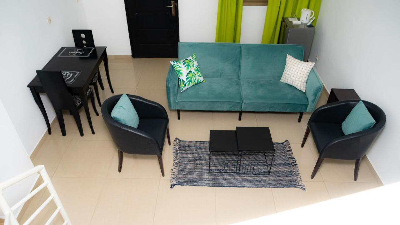 Hotel Djigui Abidjan Buitenkant foto