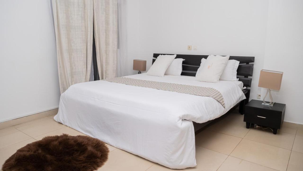 Hotel Djigui Abidjan Buitenkant foto