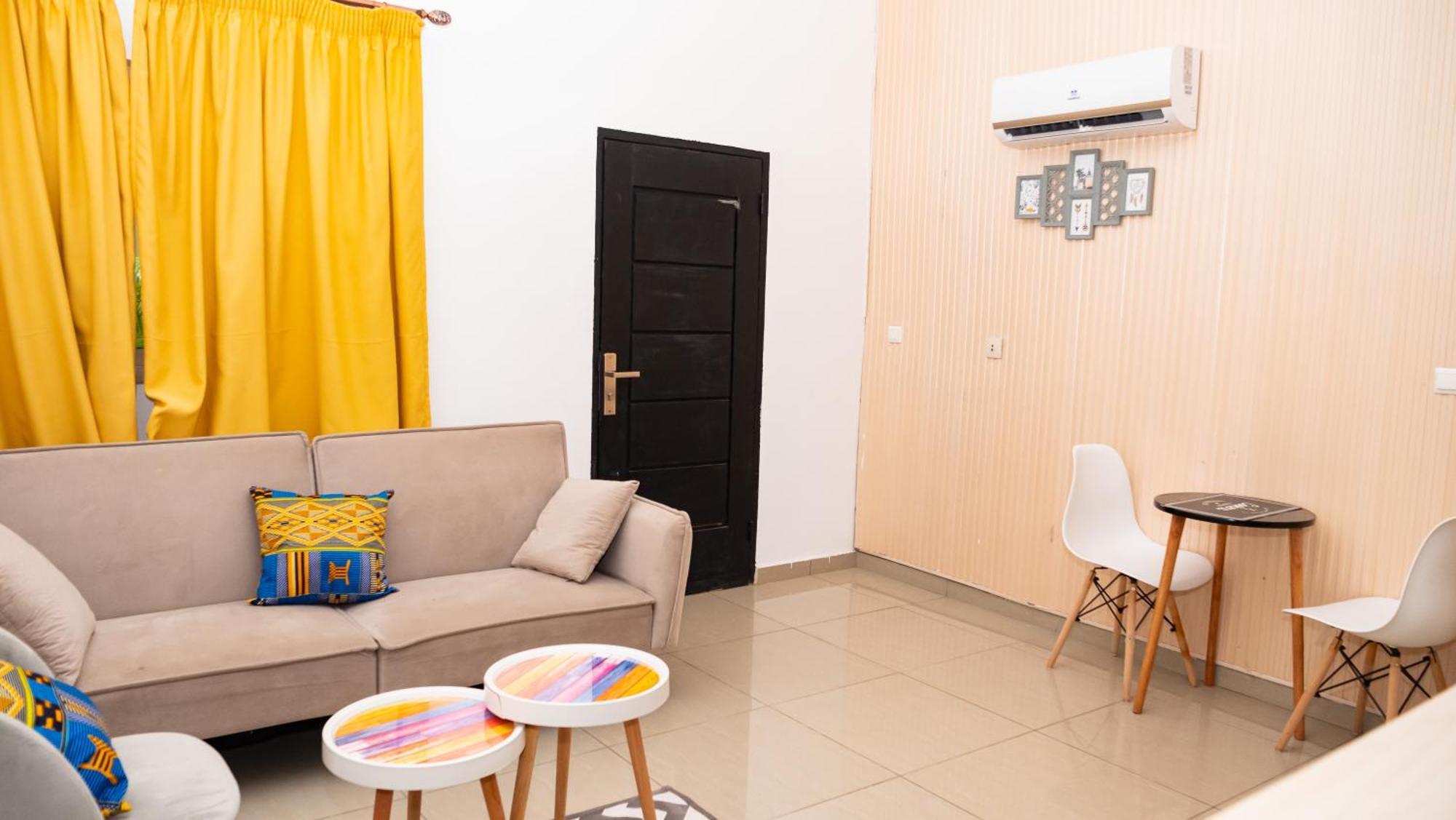 Hotel Djigui Abidjan Buitenkant foto
