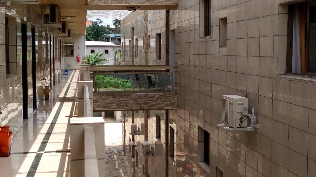 Hotel Djigui Abidjan Buitenkant foto